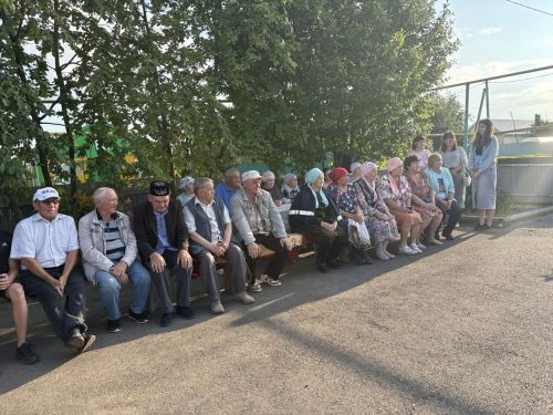 Ләшәү Тамакта каен себеркесе бәйләү буенча мастер-класс үтте