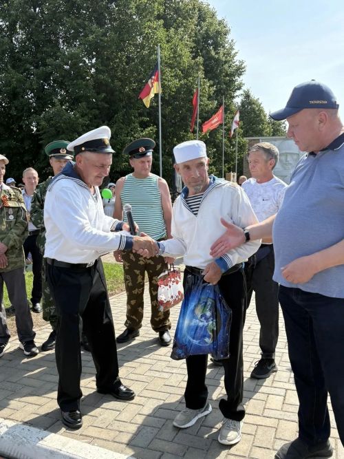 Хәрби-диңгез флотында хезмәт иткәннәр бүген бәйрәм итәләр