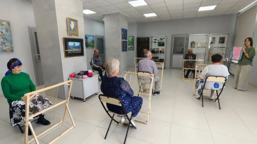 Получатели услуг Джалильского ДИПИ научились плетению на раме