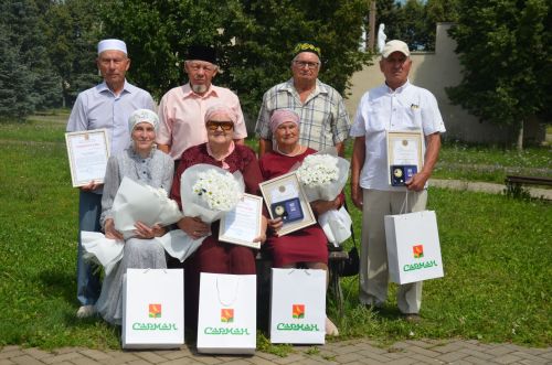 Районның иң күркәм гаиләләре хөрмәтләнде