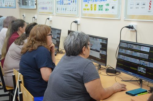 Сарманнан Эльвира Андриянова иң оста машина йөртүче хатын-кыз булып танылды