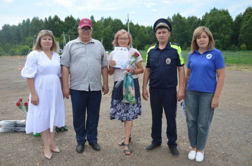 Сарманнан Эльвира Андриянова иң оста машина йөртүче хатын-кыз булып танылды