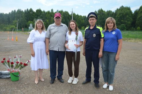 Сарманнан Эльвира Андриянова иң оста машина йөртүче хатын-кыз булып танылды