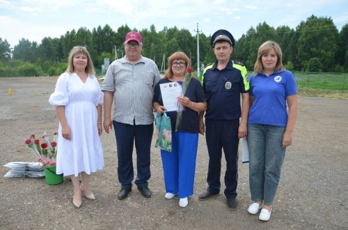 Сарманнан Эльвира Андриянова иң оста машина йөртүче хатын-кыз булып танылды