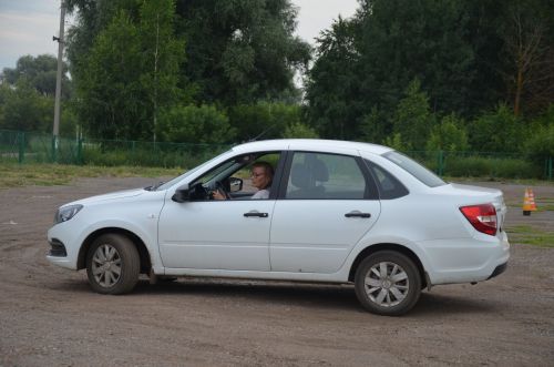 Сарманнан Эльвира Андриянова иң оста машина йөртүче хатын-кыз булып танылды