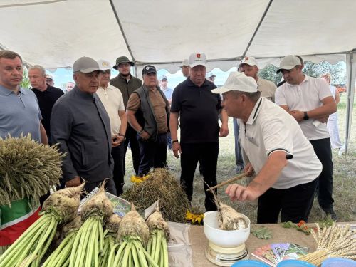 «Сарман районында бер генә дәүләт программасының да үтәлми калганы юк», – диде Татарстан Рәисе Рөстәм Миңнеханов