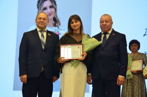 Мәгариф хезмәткәрләре узган елга йомгак ясадылар, яңа уку елына бурычлар билгеләделәр