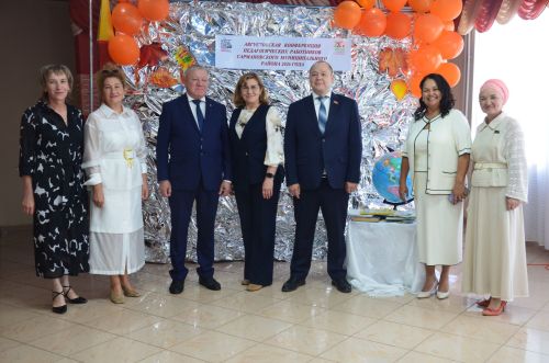 Мәгариф хезмәткәрләре узган елга йомгак ясадылар, яңа уку елына бурычлар билгеләделәр