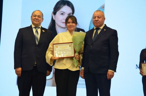 Мәгариф хезмәткәрләре узган елга йомгак ясадылар, яңа уку елына бурычлар билгеләделәр