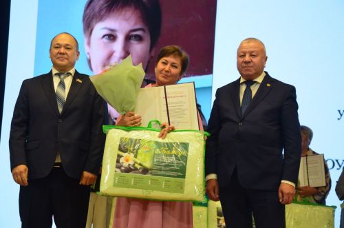 Мәгариф хезмәткәрләре узган елга йомгак ясадылар, яңа уку елына бурычлар билгеләделәр