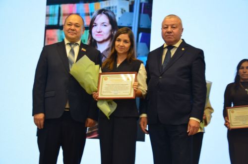 Мәгариф хезмәткәрләре узган елга йомгак ясадылар, яңа уку елына бурычлар билгеләделәр