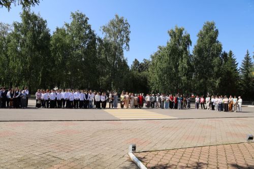 В поселке Джалиль состоялся торжественный митинг памяти поэта-героя