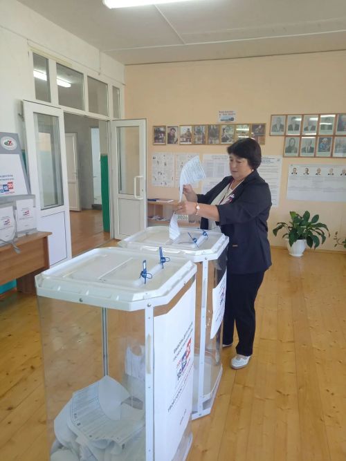 Чукмарлыда сайлаучыларны кайнар чәй һәм коймак белән каршы алалар