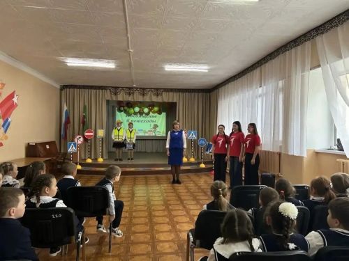 В Джалильской СОШ №2 первоклассников посвятили в «Примерные пешеходы»