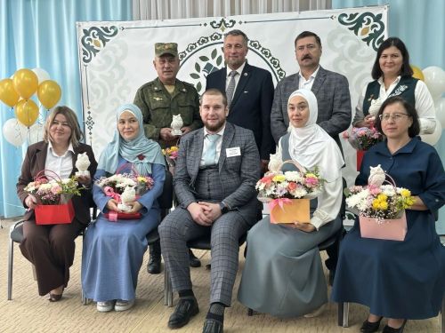 Сарман гимназиясе укытучысы район данын яклады