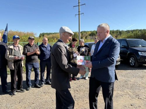 Районда автомобиль йөртүче өлкәннәр ярыштылар