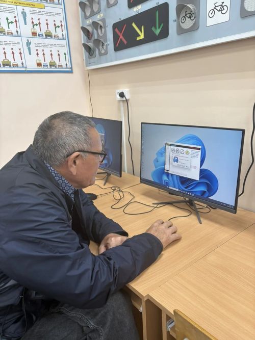 Районда автомобиль йөртүче өлкәннәр ярыштылар