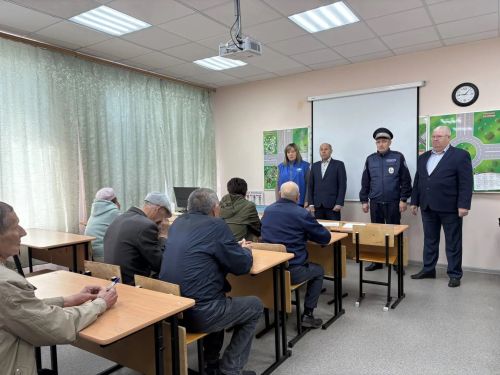 Районда автомобиль йөртүче өлкәннәр ярыштылар