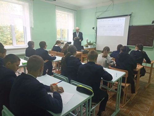 Сарман укучылары «Россия — Халыклар йорты» диктантын язды