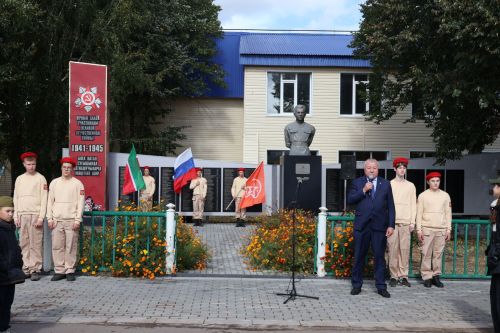 В Сармановском районе прошел митинг памяти Зинната Хасанова
