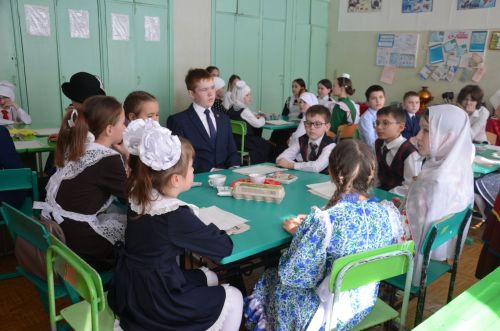 Ләке мәктәбе зур кунаклар кабул итте