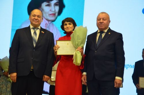 Мәгариф хезмәткәрләренең август киңәшмәсе