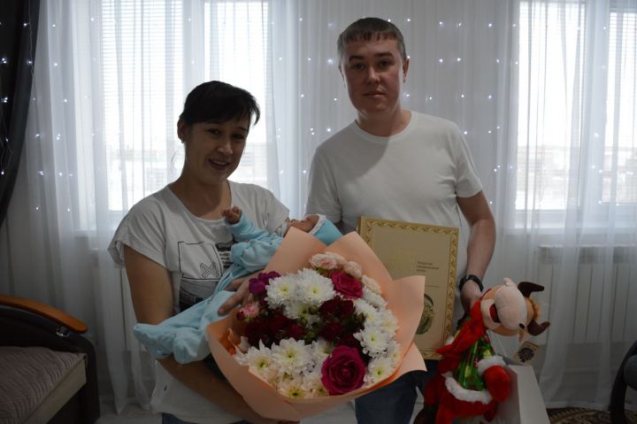 Данисны район башлыгы тәбрикләде