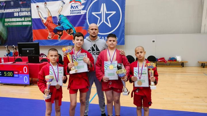 Сармановские самбисты стали призерами турнира в Уфе
