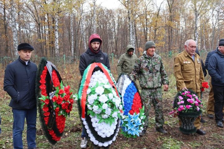 Җәлилдә ике геройны соңгы юлга озаттылар