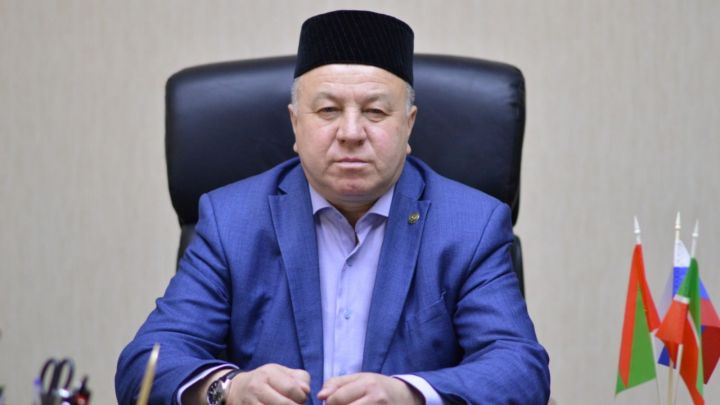 Глава района Фарит Хуснуллин поздравляет с Международным днем родного языка