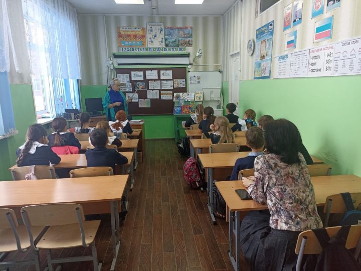 В центральной детской библиотеке района провели час полезных советов