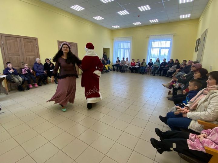Азалакта кышны озаттылар