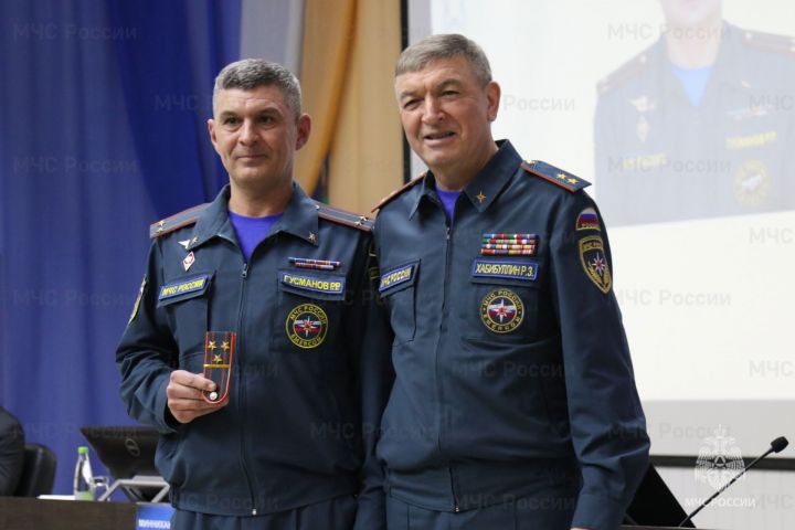 Район оешмасы җитәкчесенә югары исем бирелде