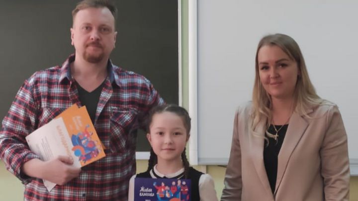 Эмилию наградили дипломом