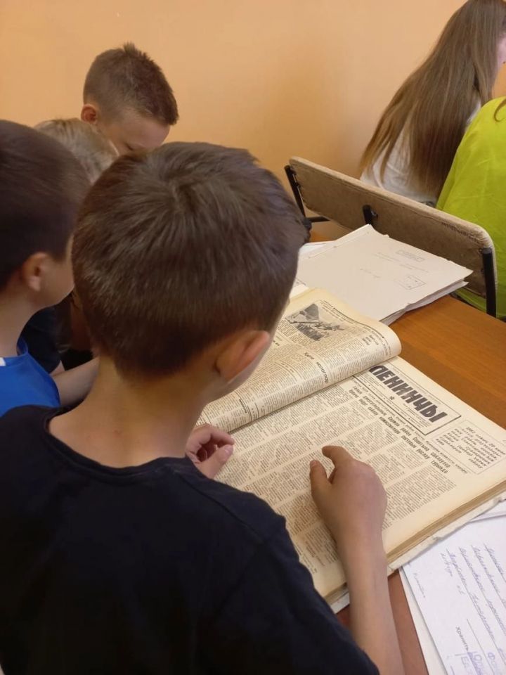 Ученики Сармановской СОШ посетили архив района