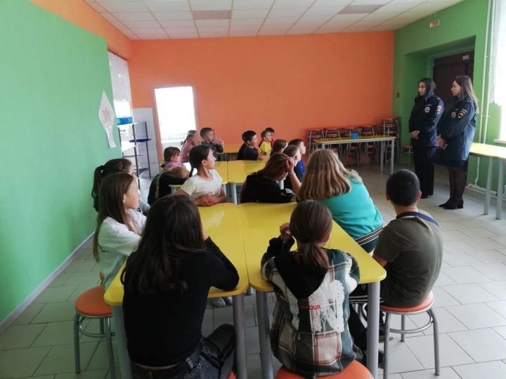 Район мәктәп яны лагерьларында наркоманиягә каршы чаралар узды