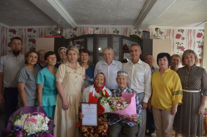 Илексазда яшәүче Мөхәссәнә Рәхимова 90 яшен бәйрәм итә