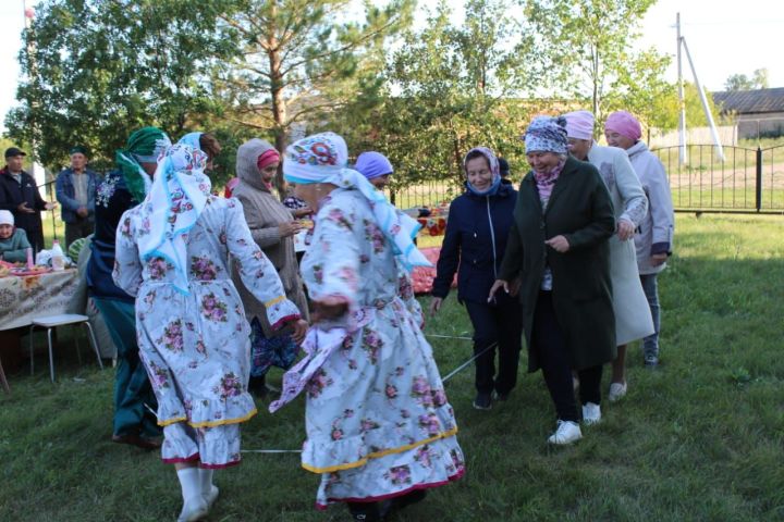 Яхшыбайда Авыл көне үтте