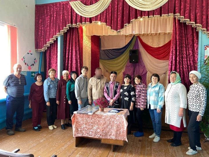 Сөлек авылы халкы хәрби авылдашы белән очрашты