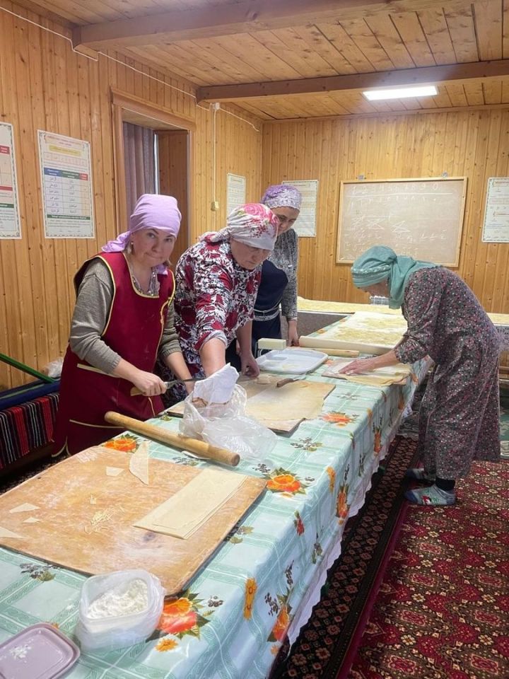 Работники центра «Шафкать» продолжают помогать бойцам СВО