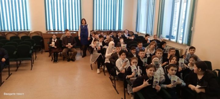 Ученикам Сармановской гимназии напомнили о важности ПДД