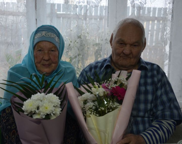 Яңа Әхмәттә Ризатдиновлар гаиләсе бриллиант туйларын билгеләп үтте