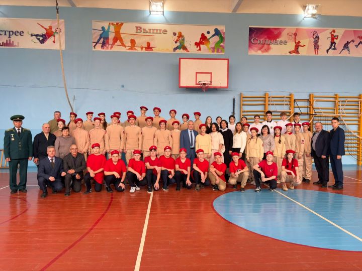 В Джалильской школе №2 состоялась встреча юнармейцев района