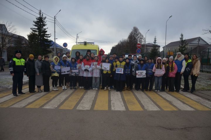 В Сарманово состоялась акция ко Дню памяти жертв ДТП