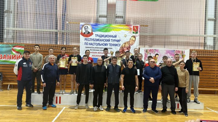 Определены победители районного этапа теннисного турнира