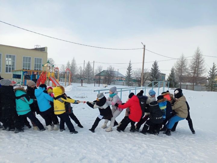 В Азалаковской школе проходит «Зарница»