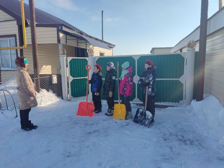 Юнармейцы Лякинской школы Сармановского района помогли ветерану-тыловику