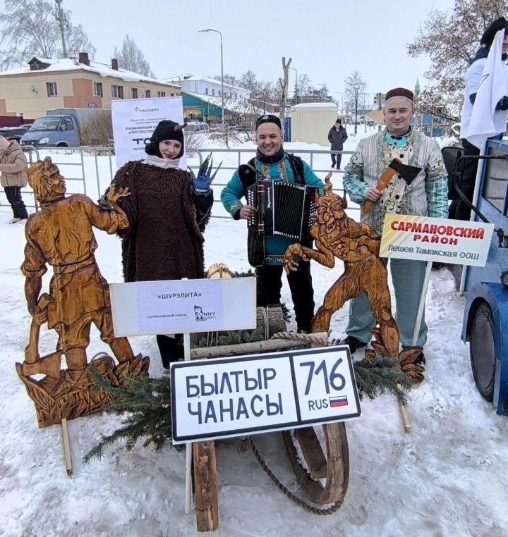 «Спецприз за “Шурале”: команда из Сармановского района стала звездой фестиваля креативных санок в Мамадыше»