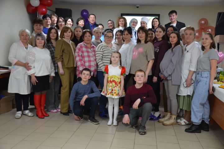 Хастаханәдә бала көтүче әниләрне хөрмәтләделәр
