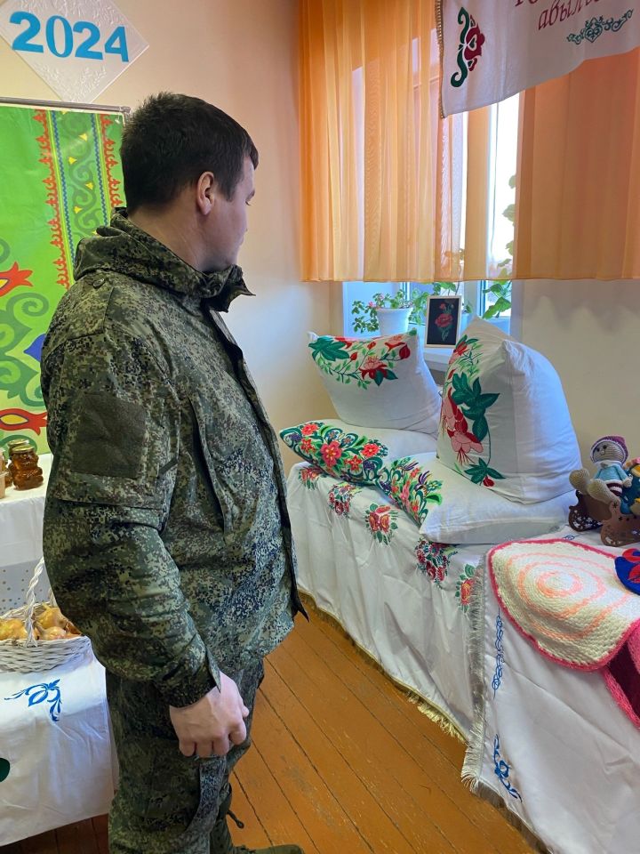Махсус операция зонасындагы Карашай Саклау авылы егете райондашларына сәлам юллаган